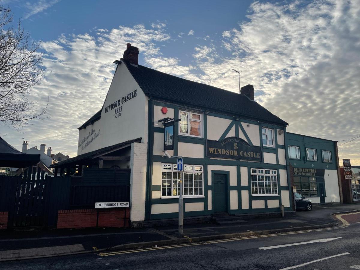 The Windsor Castle Inn Lye Bagian luar foto